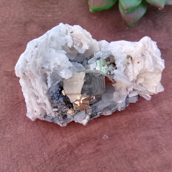 Earth Other - Elegant White and Silver Decorative Stone